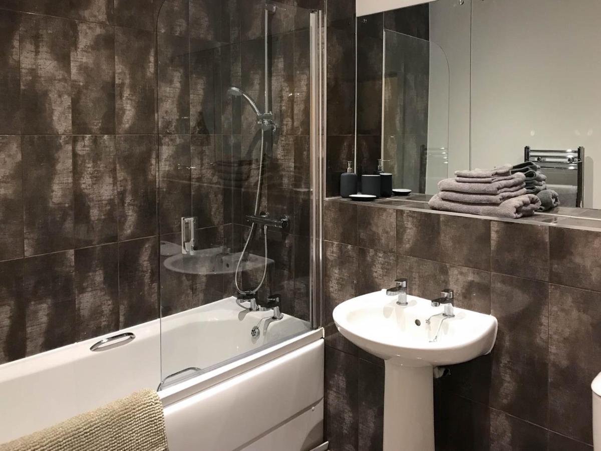 Luxury 1 Bed Apartment In City Centre With Parking Честер Екстер'єр фото